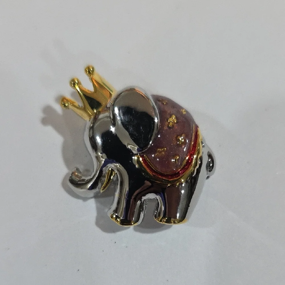 Gold Elephant Brooch with Crown – Regal Animal Pin Jewelry, Gift for Collectors